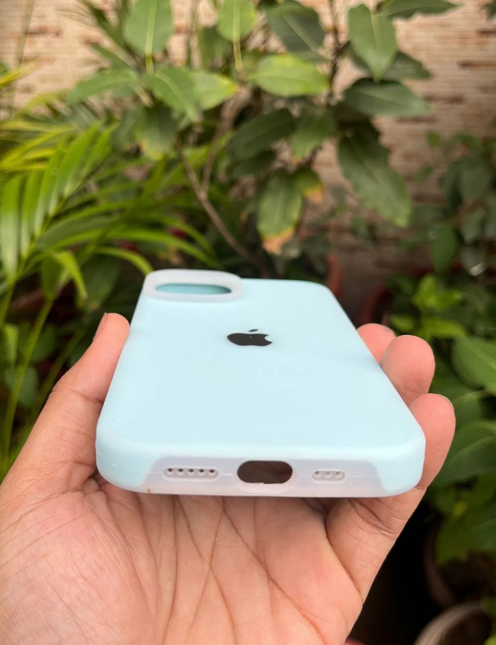 Premium Silicone Back Cover Iphone 15 - Sea Blue