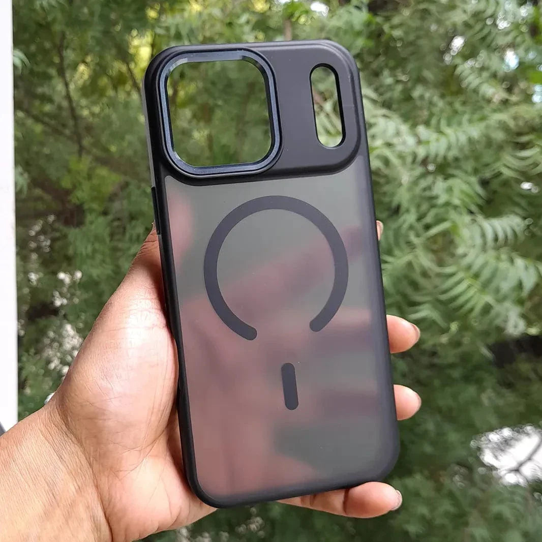 Premium Smoke Magnetic Transparent Back Cover For Iphone 17 Pro Max - Black